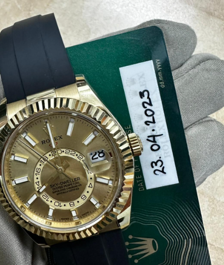 Rolex Sky Dweller OysterFlex 326238