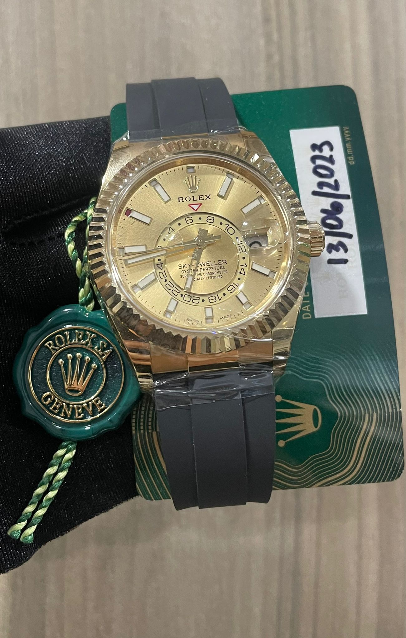 Rolex Sky Dweller OysterFlex 326238