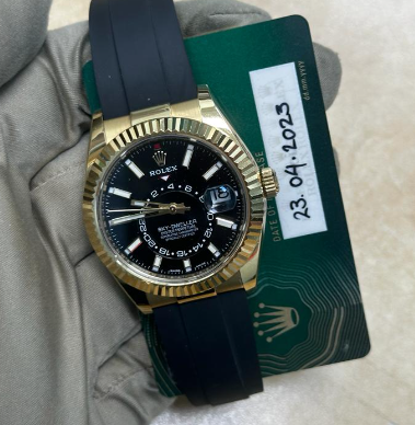 Rolex Sky Dweller OysterFlex 326238